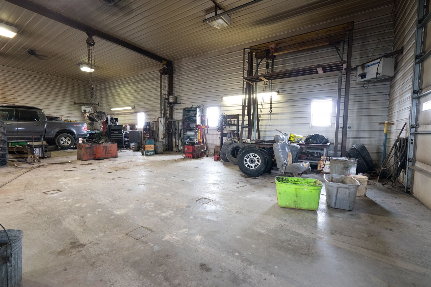1975 County Road 1440, Moberly, MO 65270
